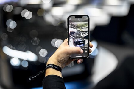 SUKCES POKAZÓW NOWEGO LEXUSA ES. WIĘKSZOŚĆ KLIENTÓW WYBIERA AUTO Z NAPĘDEM AWD