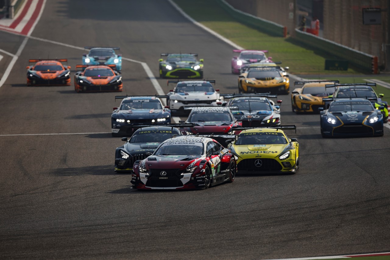 ZWYCIĘSTWO LEXUSA RC F GT3 W BAHRAJNIE I PODIUM NA KONIEC SEZONU MISTRZOSTW ŚWIATA