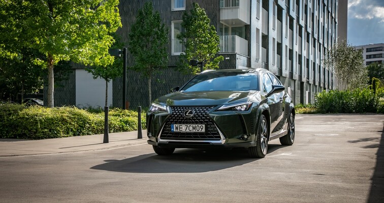 LEXUS UX W WYPRZEDAŻY ROCZNIKA. NAJWIĘKSZA KORZYŚĆ DLA NAJPOPULARNIEJSZYCH WERSJI