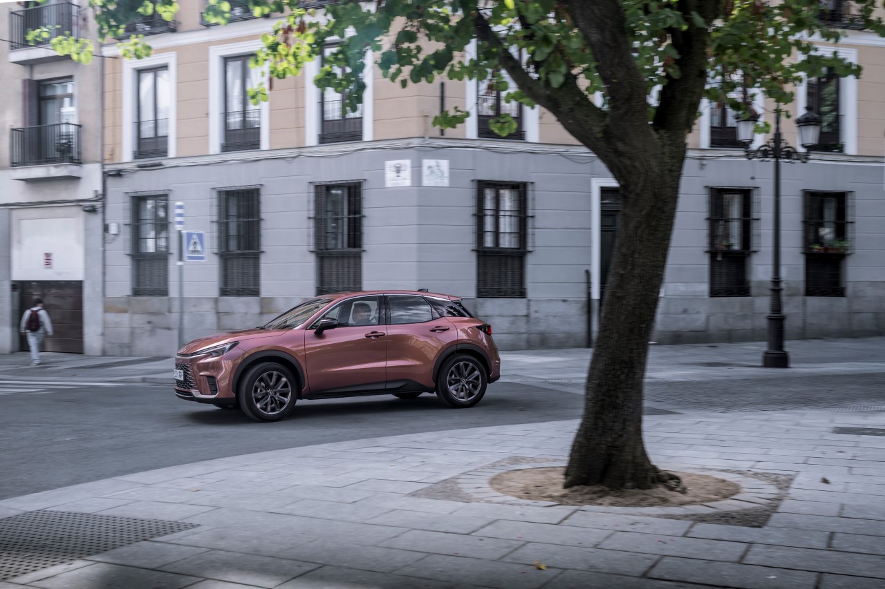 PIĘĆ TYSIĘCY LEXUSÓW LBX SPRZEDANYCH W POLSCE. TE WERSJE ZAMAWIANO NAJCZĘŚCIEJ