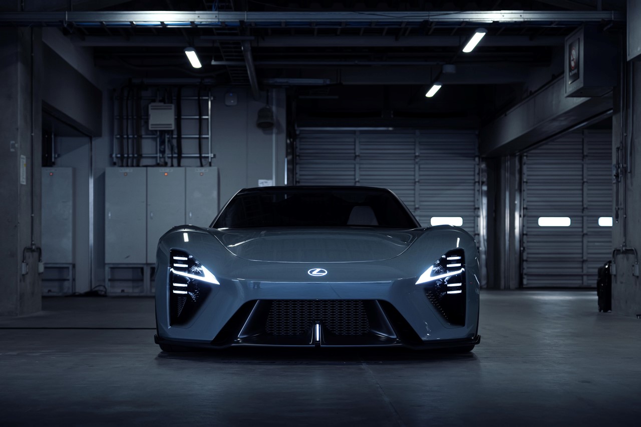 LEXUS PREZENTUJE PREMIEROWY FILM Z MODELEM LFA CONCEPT
