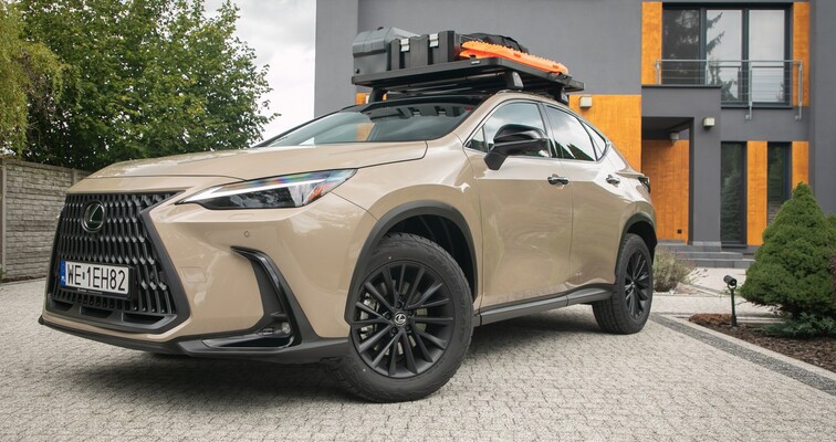 LEXUS SPRZEDAŁ W POLSCE JUŻ PONAD 30 TYS. EGZEMPLARZY SUV-A NX. 83% AUT TO HYBRYDY