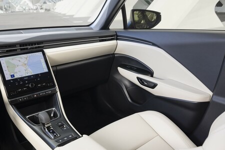 WNĘTRZE LEXUSA LBX NAGRODZONE. NAJWYŻSZA JAKOŚĆ WYKONANIA, ERGONOMIA I NOWOCZESNE TECHNOLOGIE