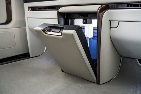 LEXUS LM WYBRANY NAJLEPSZYM MODELEM W SEGMENCIE PRZEZ BRANŻOWYCH EKSPERTÓW