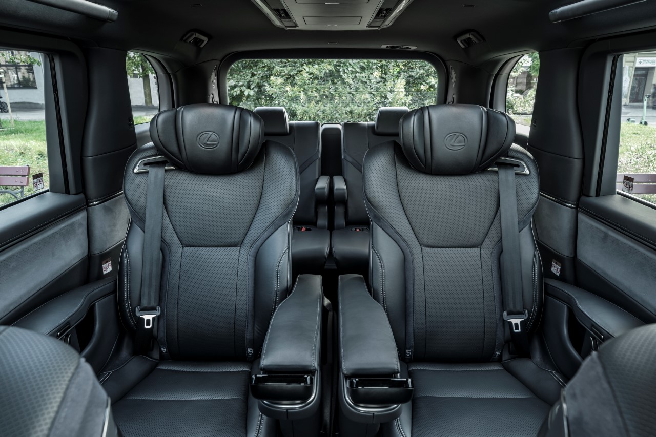 LEXUS LM WYBRANY NAJLEPSZYM MODELEM W SEGMENCIE PRZEZ BRANŻOWYCH EKSPERTÓW