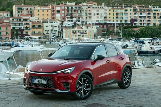 FINAŁ WYPRZEDAŻY W SALONACH LEXUSA. SPECJALNY KREDYT, LEASING 102,9% I OBNIŻONE RATY W KINTO ONE