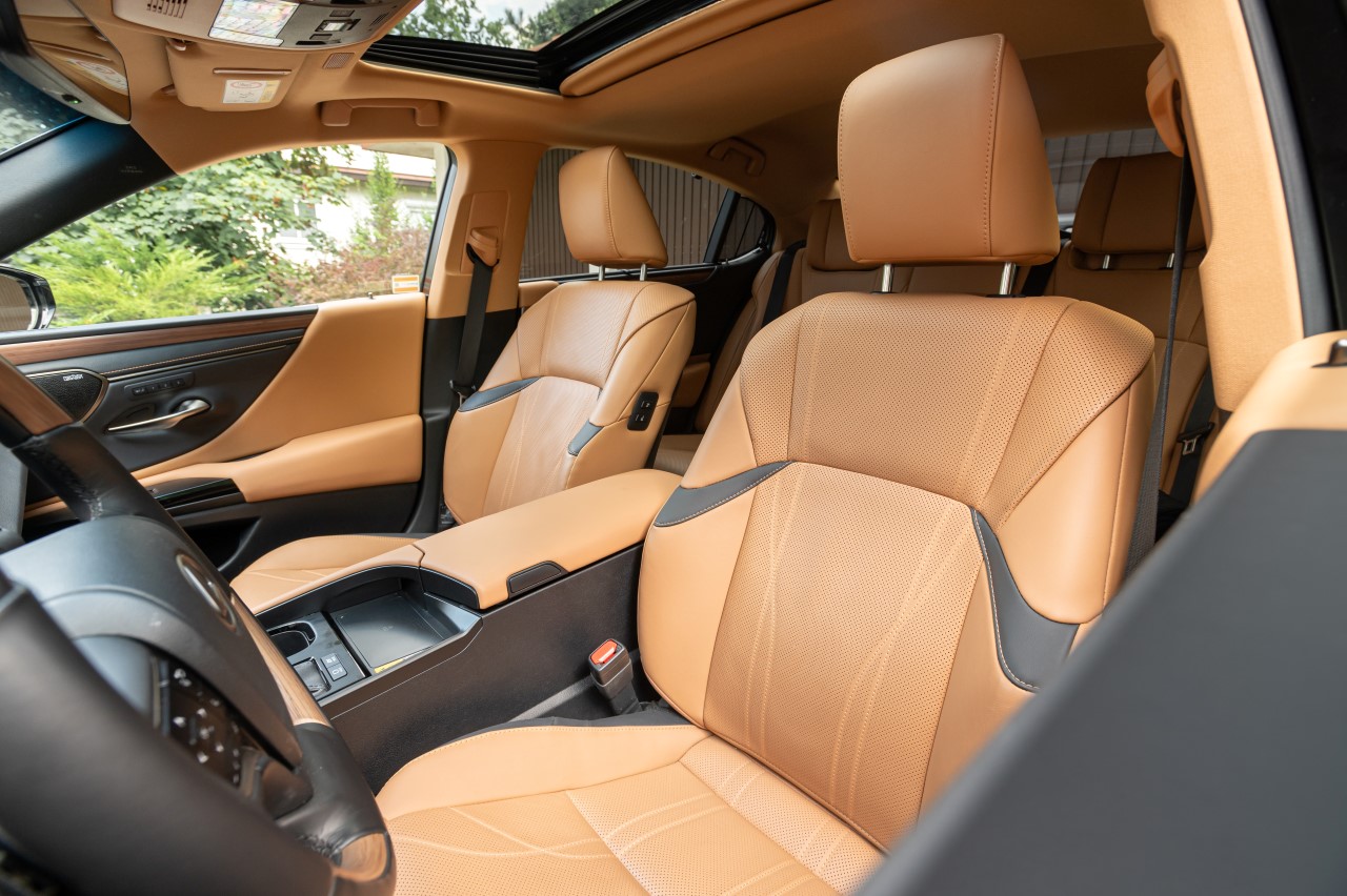 HYBRYDOWY LEXUS ES NAJLEPSZĄ LIMUZYNĄ FLOTOWĄ. W NAJMIE KINTO ONE TERAZ JUŻ OD 990 ZŁ NETTO