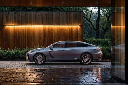 NOWY LEXUS ES. JAK ZAPROJEKTOWANO ELEGANCKIEGO SEDANA NOWEJ ERY