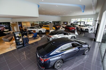 LEXUS WYRÓŻNIONY PRZEZ FRANCUSKĄ ORGANIZACJĘ KONSUMENCKĄ