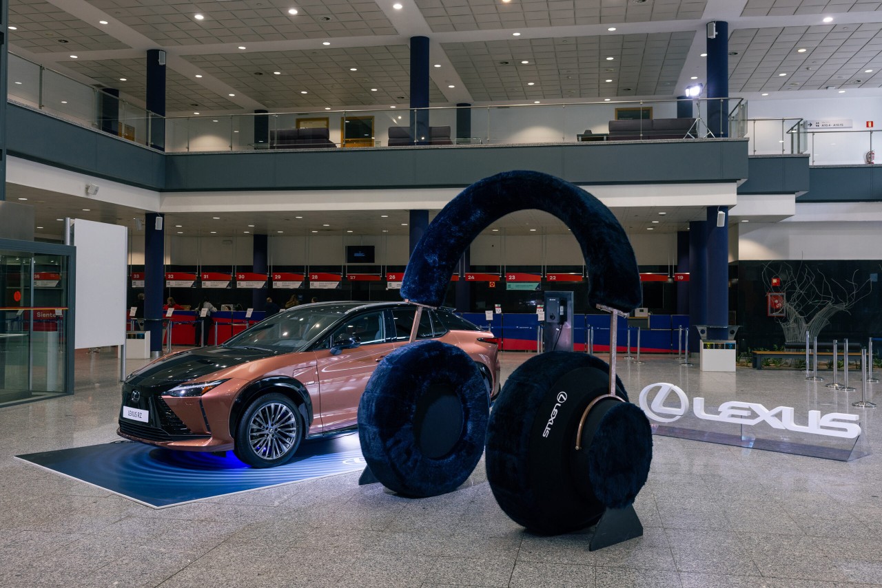 LEXUS LBX JAKO DZIEŁO SZTUKI. ZWYCIĘSKI PROJEKT LEXUS ART CAR 2025 ZAPREZENTOWANY NA ARCOMADRID