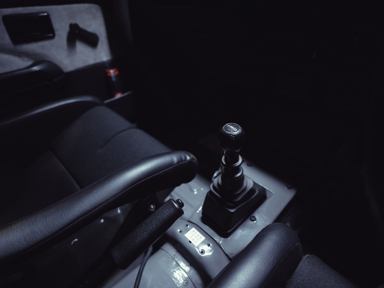 TECHNOLOGIA LEXUS ELECTRIFIED NAPĘDZA KULTOWY MODEL Z LAT 80.