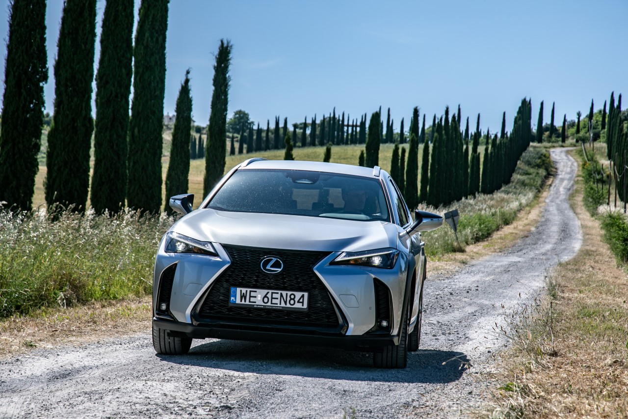 LEXUS NX W TOP3 NAJPOPULARNIEJSZYCH SAMOCHODÓW KLASY PREMIUM W POLSCE