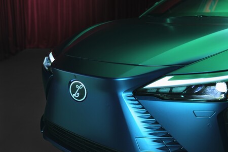 LEXUS RZ BLUE IN GREEN EDITION. WYJĄTKOWY SAMOCHÓD STWORZONY W HOŁDZIE IKONIE JAZZU