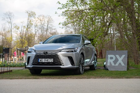 LEXUS PARTNEREM WERNISAŻU ORAZ WYSTAWY TOP CHARITY ART 2026