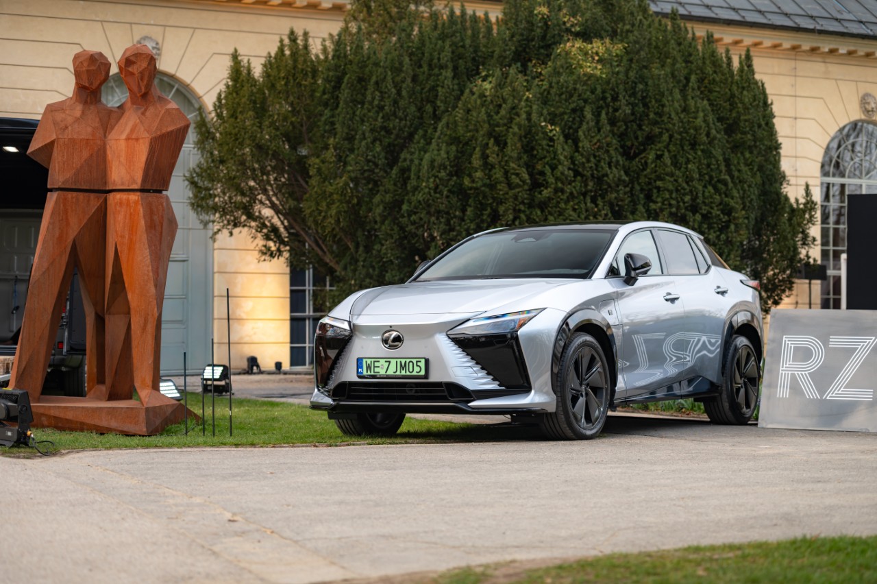 LEXUS PARTNEREM WERNISAŻU ORAZ WYSTAWY TOP CHARITY ART 2026