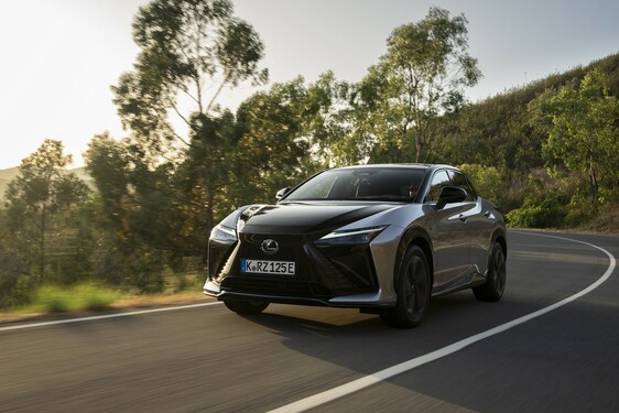 ELEKTRYCZNY LEXUS RZ DLA FIRMY. ATRAKCYJNE FINANSOWANIE I KORZYŚCI PODATKOWE