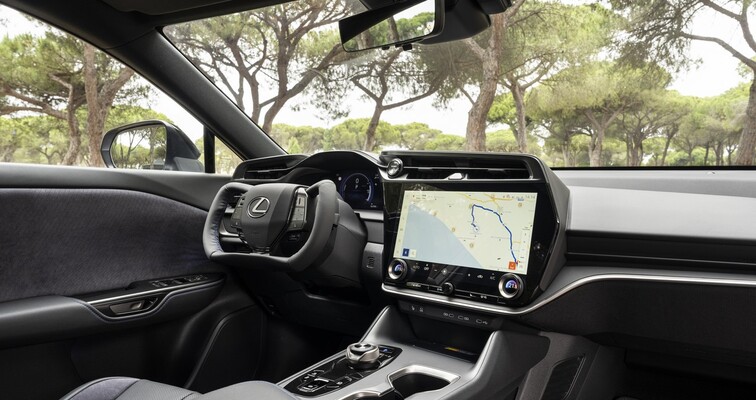 DNI OTWARTE NOWEGO LEXUSA RZ. ELEKTRYCZNY SUV Z PRZEŁOMOWYM UKŁADEM STEER-BY-WIRE