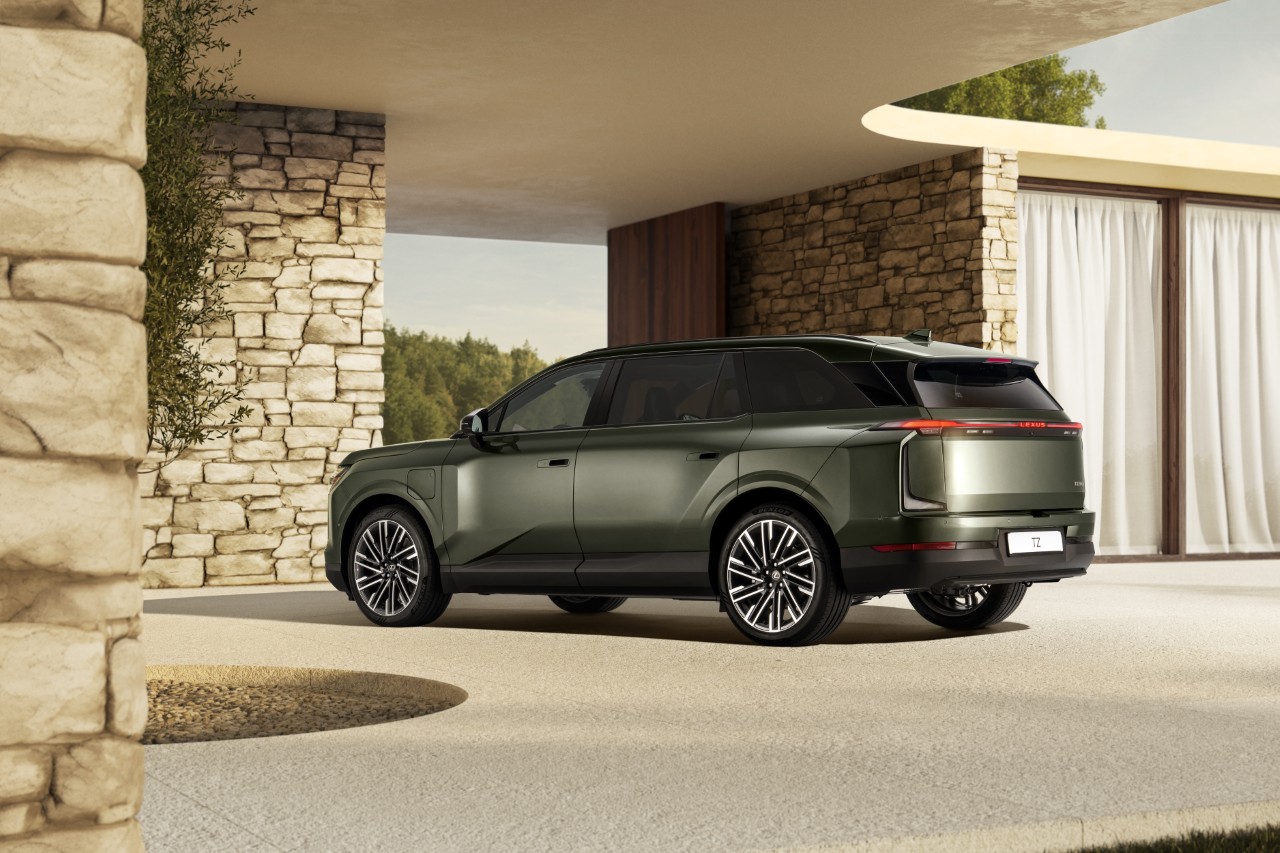 ŚWIATOWA PREMIERA NOWEGO LEXUSA TZ. ELEKTRYCZNY SUV Z SZEŚCIOMA MIEJSCAMI