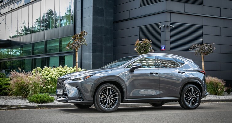LEXUS NX NAJPOPULARNIEJSZYM MODELEM MARKI. LBX Z PONAD 50% UDZIAŁEM W SEGMENCIE B-SUV PREMIUM