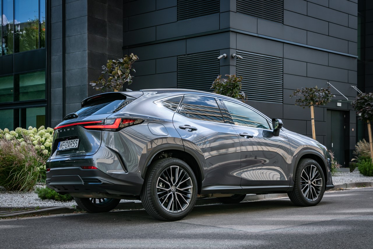 LEXUS NX NAJPOPULARNIEJSZYM MODELEM MARKI. LBX Z PONAD 50% UDZIAŁEM W SEGMENCIE B-SUV PREMIUM
