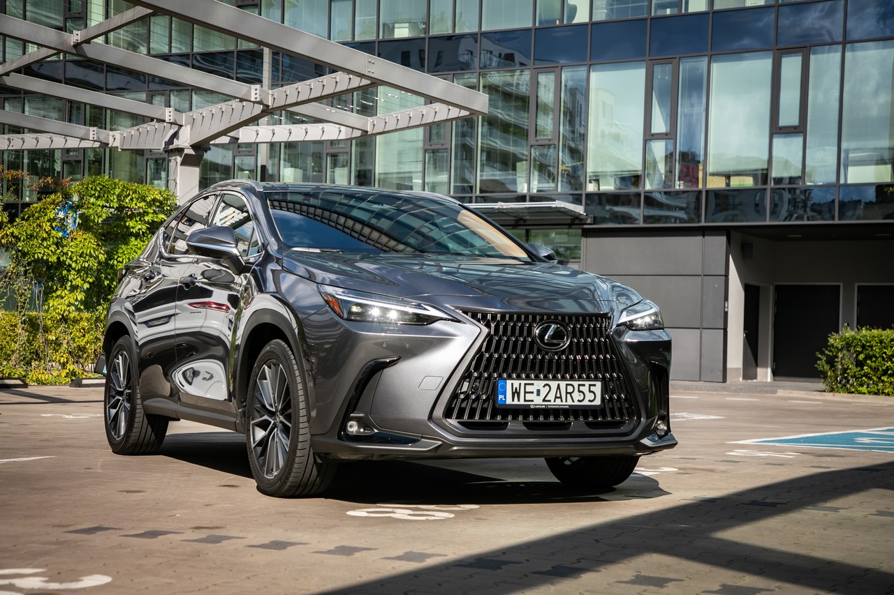 LEXUS NX W WYJĄTKOWEJ CENIE. WERSJA ELEGANCE OD 199 900 ZŁ LUB 1250 ZŁ NETTO MIESIĘCZNIE W NAJMIE KINTO ONE