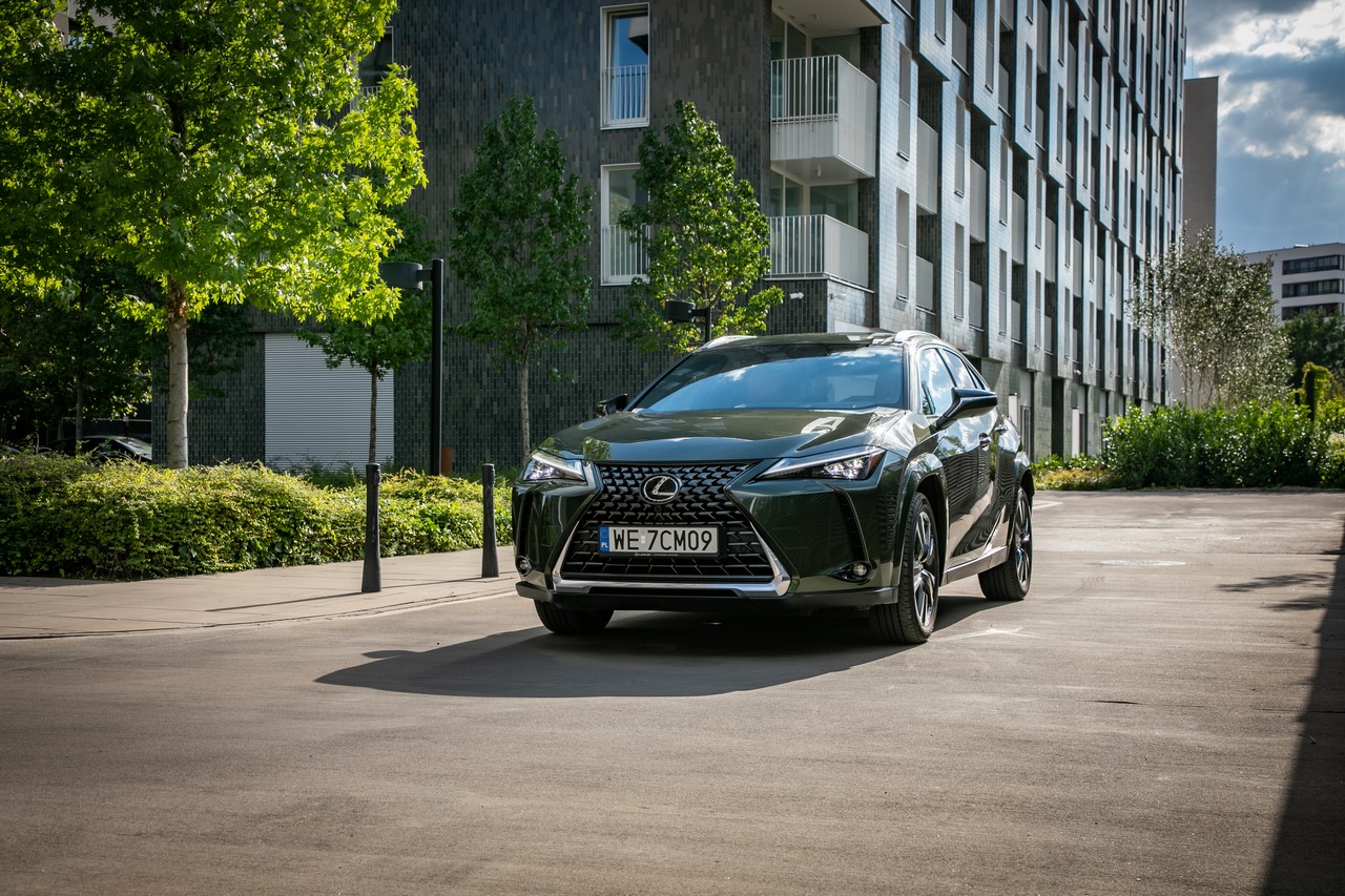 MOCNE I DYNAMICZNE HYBRYDY LEXUSA W ATRAKCYJNEJ OFERCIE FINANSOWEJ. PROMOCYJNY LEASING I KREDYT DLA OSTATNICH AUT Z 2025 ROKU PRODUKCJI