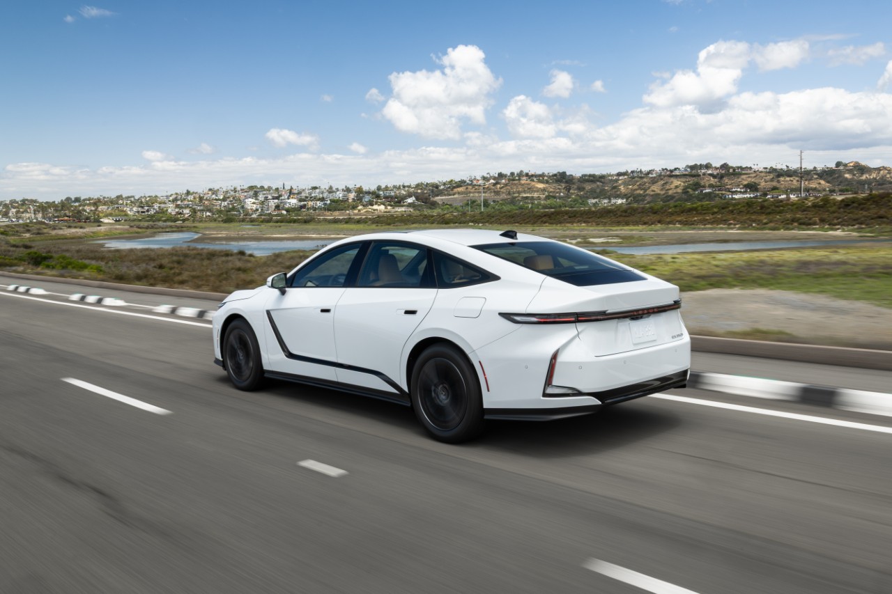 LEXUS ES 2026