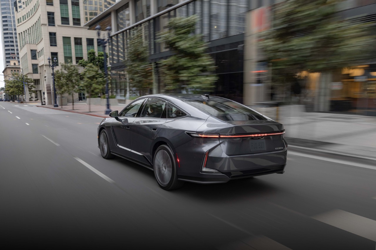 LEXUS ES 2026