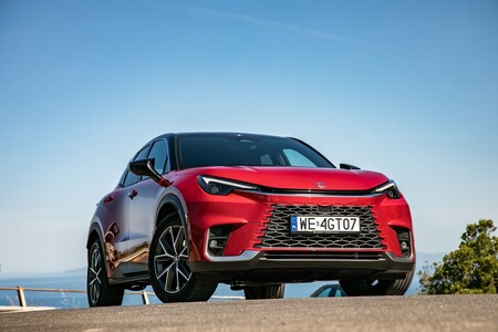 LEXUS SPRZEDAŁ W POLSCE PONAD 70 TYS. HYBRYD. NX NAJPOPULARNIEJSZYM MODELEM