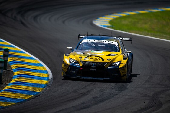 HISTORYCZNE PODIUM LEXUSA W 24H LE MANS