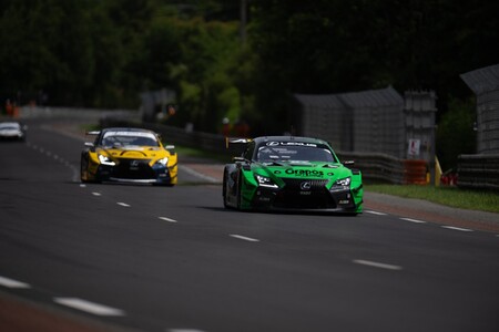 HISTORYCZNE PODIUM LEXUSA W 24H LE MANS