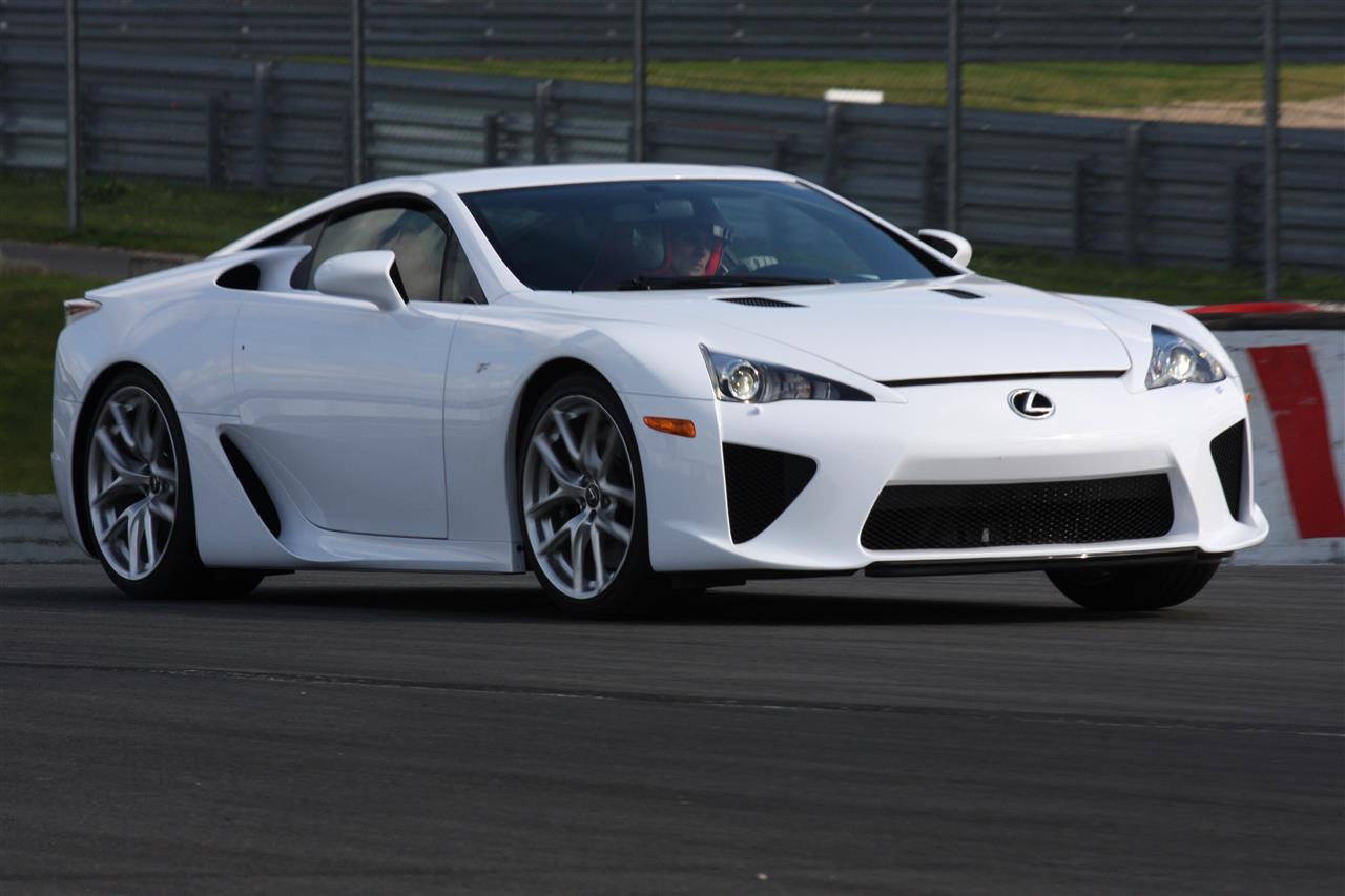 LEXUS LFA NA TRASIE KULTOWEGO 1000 MIGLIA