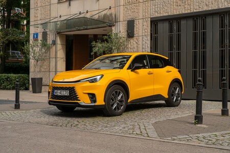 CROSSOVERY LEXUSA JESZCZE PRZYSTĘPNIEJSZE. LBX OD 133 000 ZŁ, UX OD 168 500 ZŁ