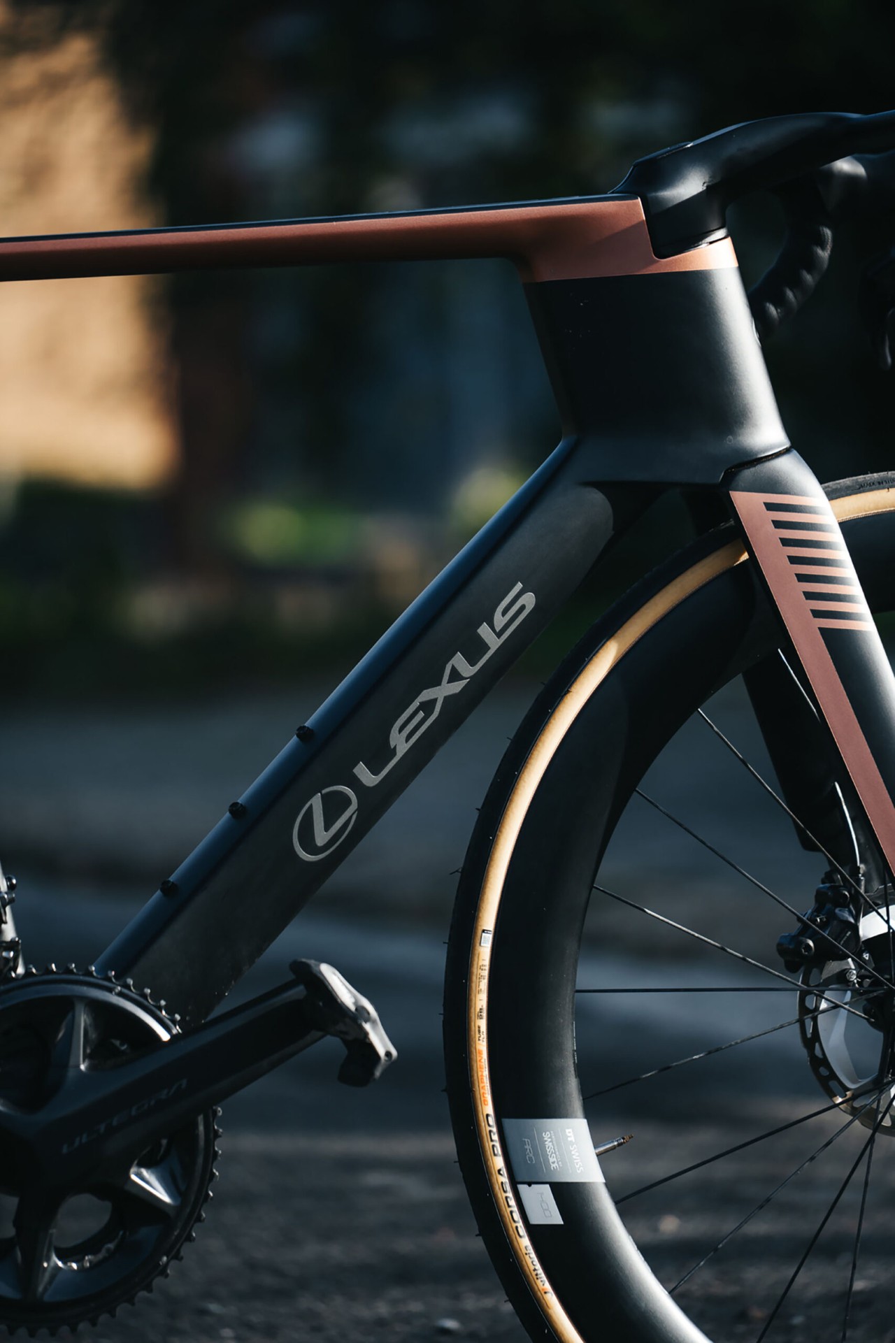 LEXUS RACE BIKE. INNOWACYJNY ROWER SZOSOWY LEXUSA O NIESAMOWITYCH OSIĄGACH
