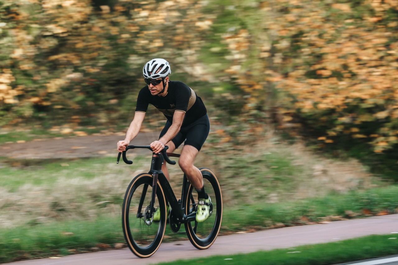 LEXUS RACE BIKE. INNOWACYJNY ROWER SZOSOWY LEXUSA O NIESAMOWITYCH OSIĄGACH