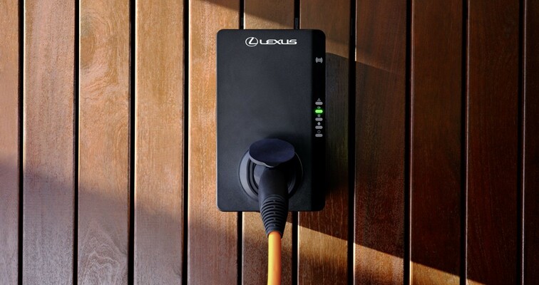 Pełen pakiet rozwiązań Lexusa dla użytkowników samochodów elektrycznych i hybryd plug-in