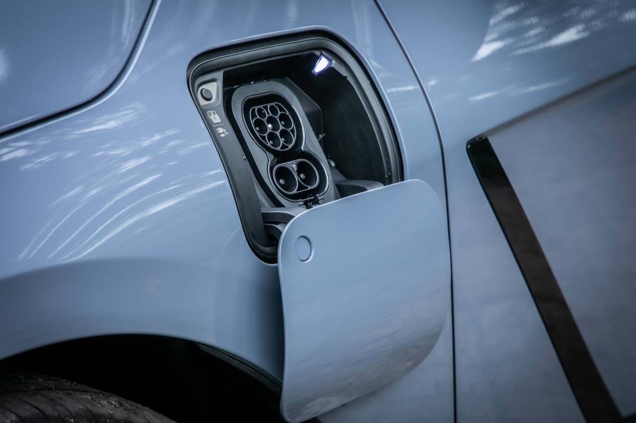 Pełen pakiet rozwiązań Lexusa dla użytkowników samochodów elektrycznych i hybryd plug-in