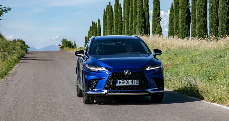 Lexus RX z 2026 roku produkcji z wyższymi rabatami. Korzyści sięgają blisko 90 tys. zł