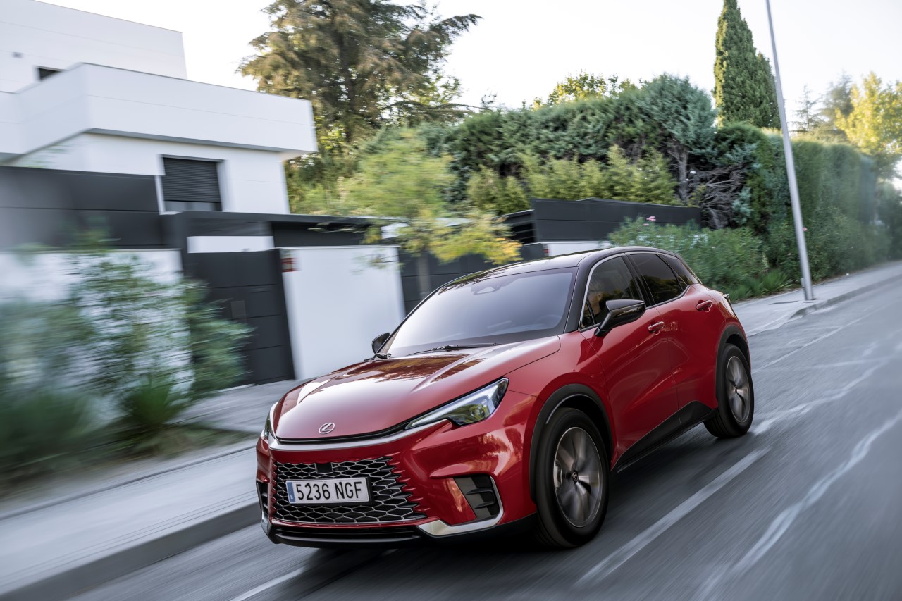 LBX europejskim bestsellerem Lexusa. Nowy RZ oraz RX 450h+ z najwyższymi wzrostami