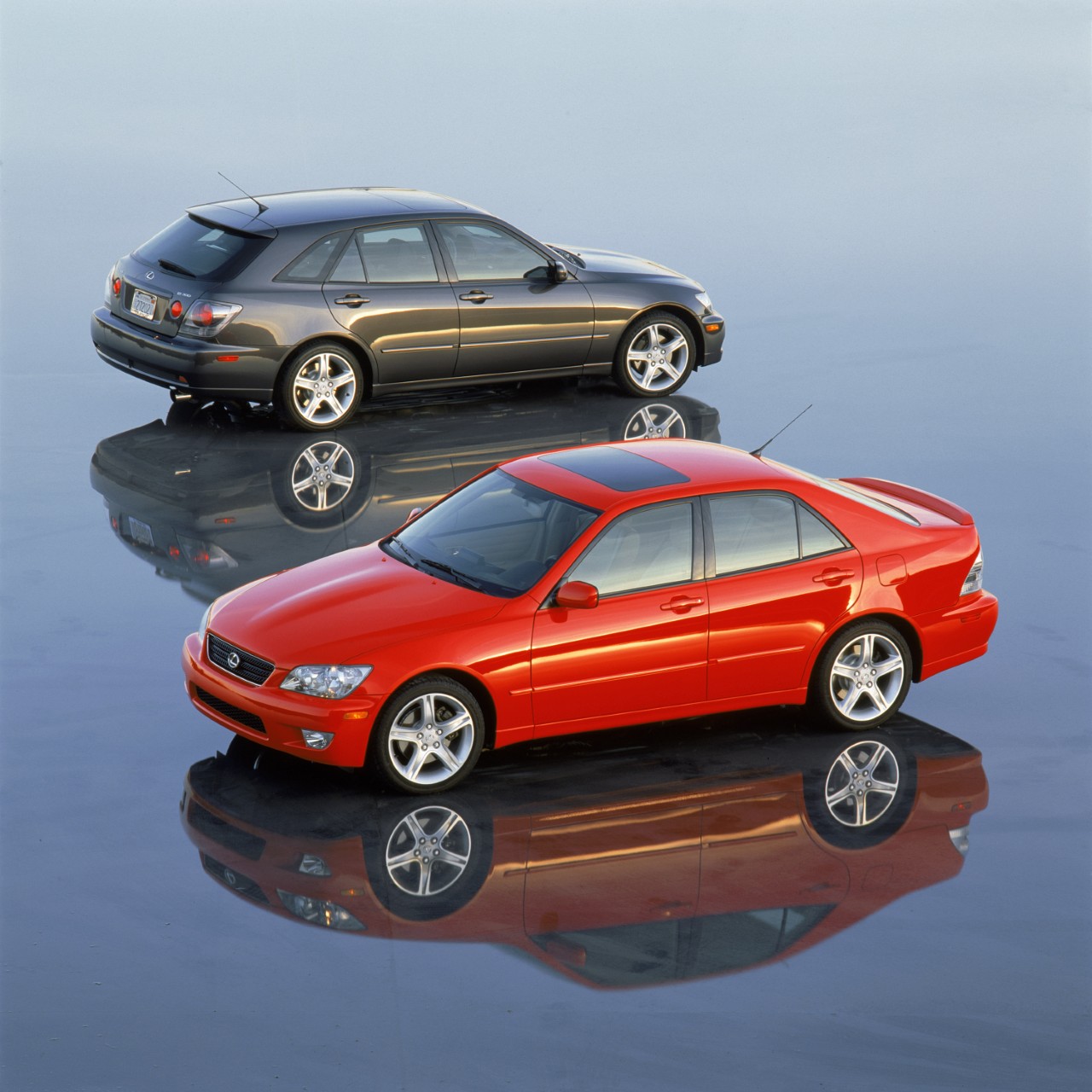 25 lat od debiutu Lexusa IS 300 SportCross z kultowym silnikiem. Teraz to poszukiwany youngtimer