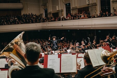 Zelektryfikowane Lexusy dla gwiazd 22. edycji festiwalu „Chopin i jego Europa”