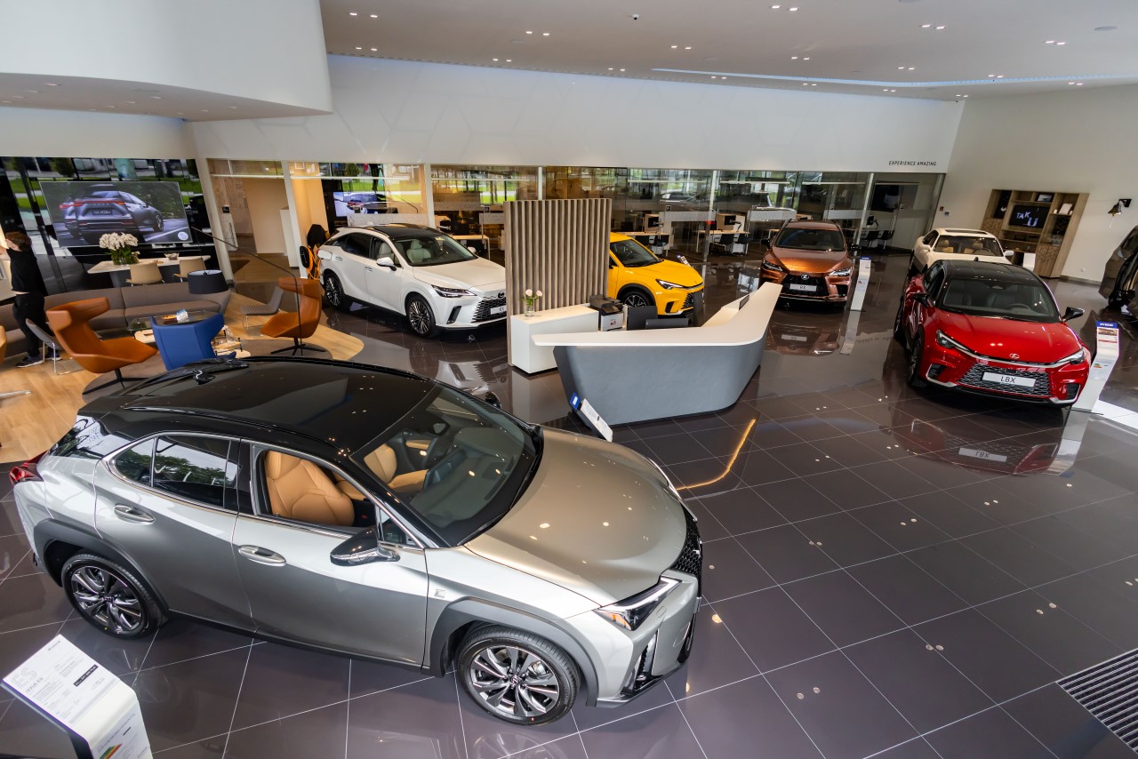 Lexus powiększa sieć sprzedaży w Polsce. W 2027 roku będzie liczyć już 28 salonów
