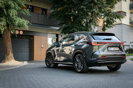 Lexus NX w ofercie Final Edition to bogate wyposażenie i lakier metalik w wyjątkowej cenie
