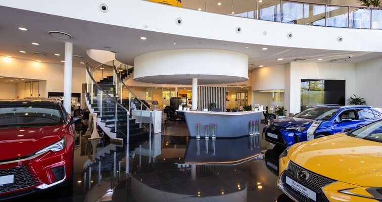 Lexus zwyciężył w Wielkim Teście Salonów 2026 magazynu Auto Świat wśród marek premium