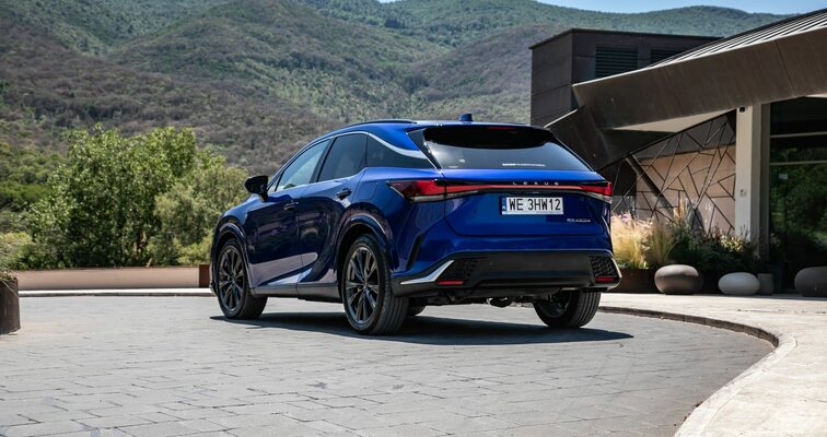 Niezawodność samochodów Lexusa potwierdzona. To marka premium nr 1 w rankingu iSeeCars