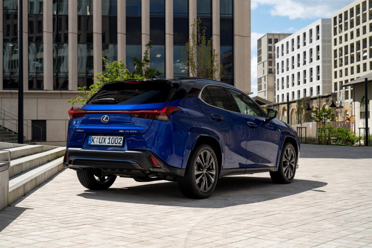 Lexus UX w ofercie Final Edition od 149 900 zł. Bogato wyposażone wersje z krótkim terminem odbioru