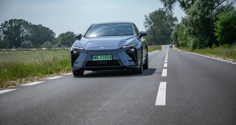 Nowy Lexus ES liderem segmentu E Premium we wrześniu. Lexus najczęściej wybieraną marką premium wśród klientów indywidualnych