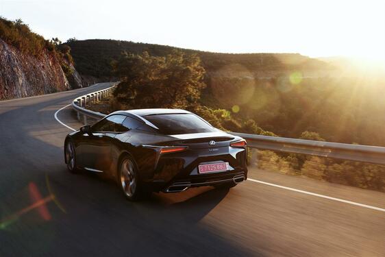 LC 500h 2016