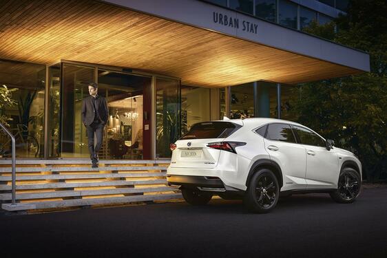 NX 300h 2015