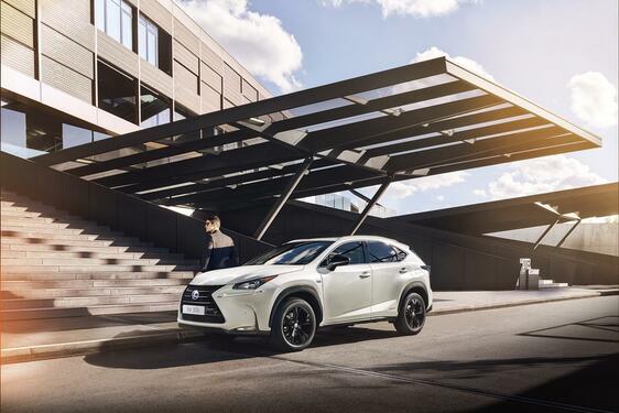 NX 300h 2015